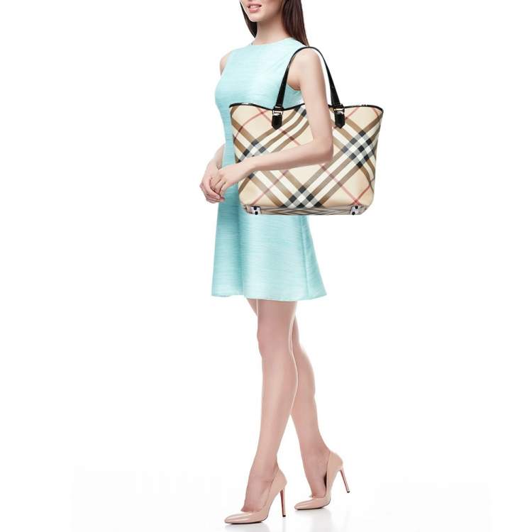 Pre Owned Burberry Black/Beige Super Nova Check PVC and Patent Leather Large Nickie Tote