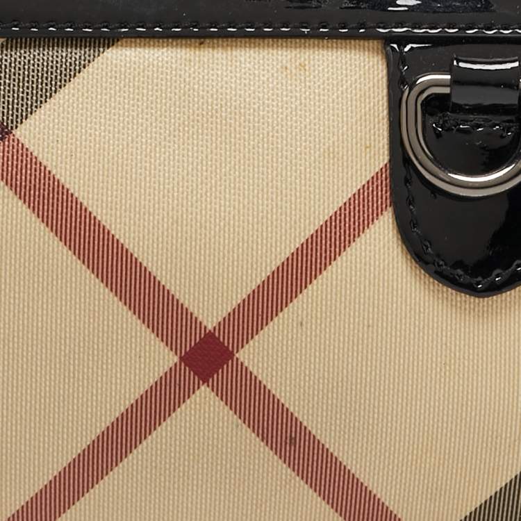 Pre Owned Burberry Beige/Black Nova Check Coated Canvas and Patent Leather Zip Wristlet Clutch