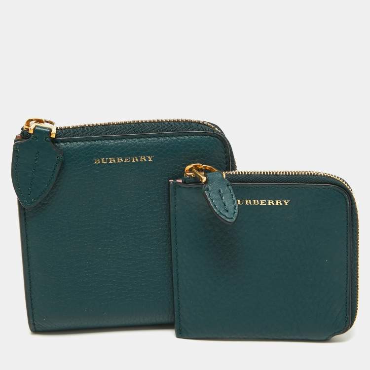 Pre Owned Burberry Green Leather Square Zip Around Compact Wallet