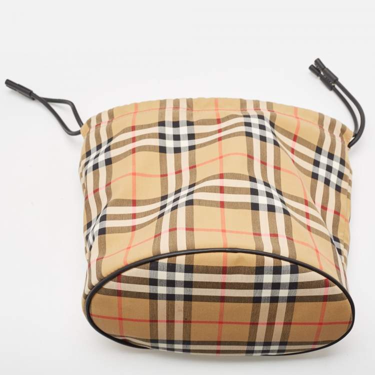 Pre Owned Burberry Black Leather Grommet Bucket Bag