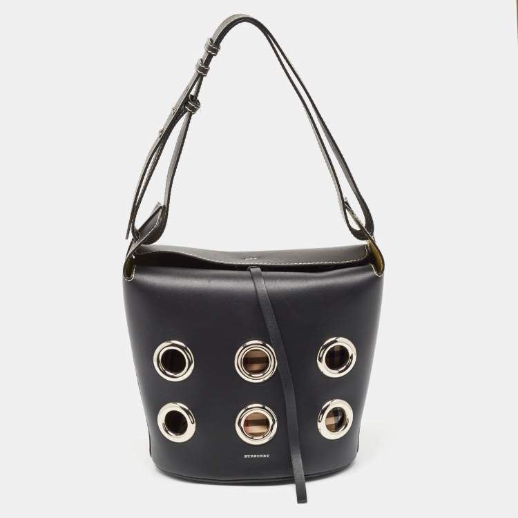 Pre Owned Burberry Black Leather Grommet Bucket Bag