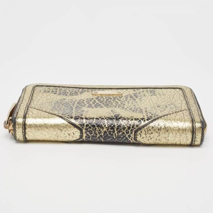Pre Owned Burberry Gold/Black Textured Leather Zip Around Continental Wallet
