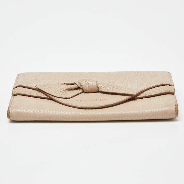 Pre Owned Burberry Beige Leather Bow Continental Wallet