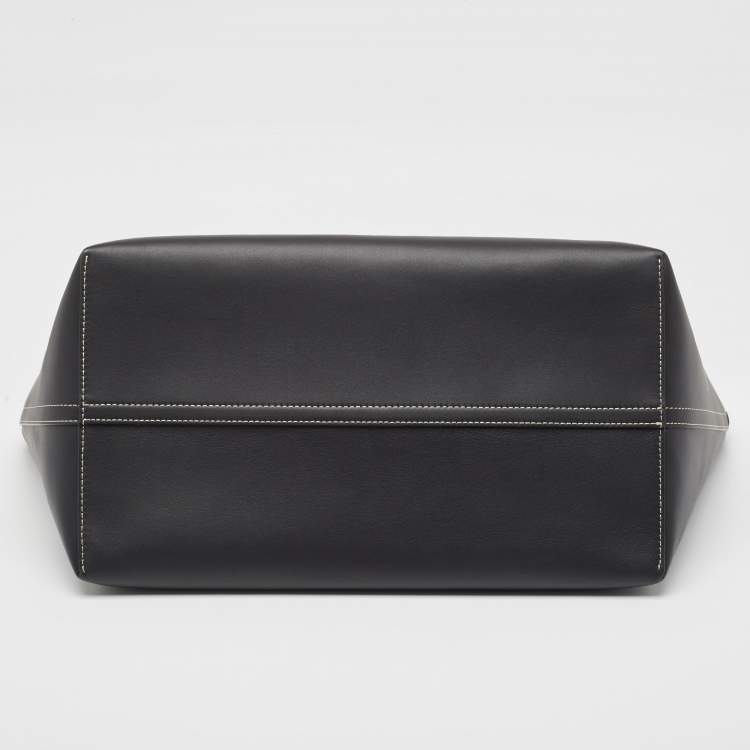 Pre Owned Burberry Black Leather Medium Soft Pocket Tote