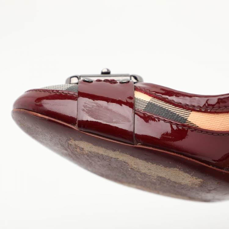 Pre Owned Burberry Burgundy Patent Leather and Coated Canvas Buckle Detail Pumps Size 37