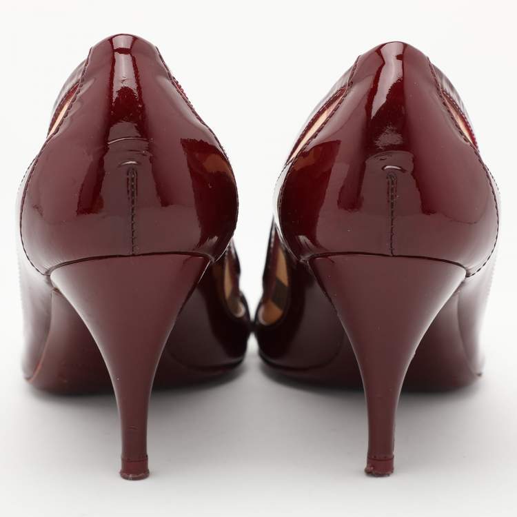 Pre Owned Burberry Burgundy Patent Leather and Coated Canvas Buckle Detail Pumps Size 37