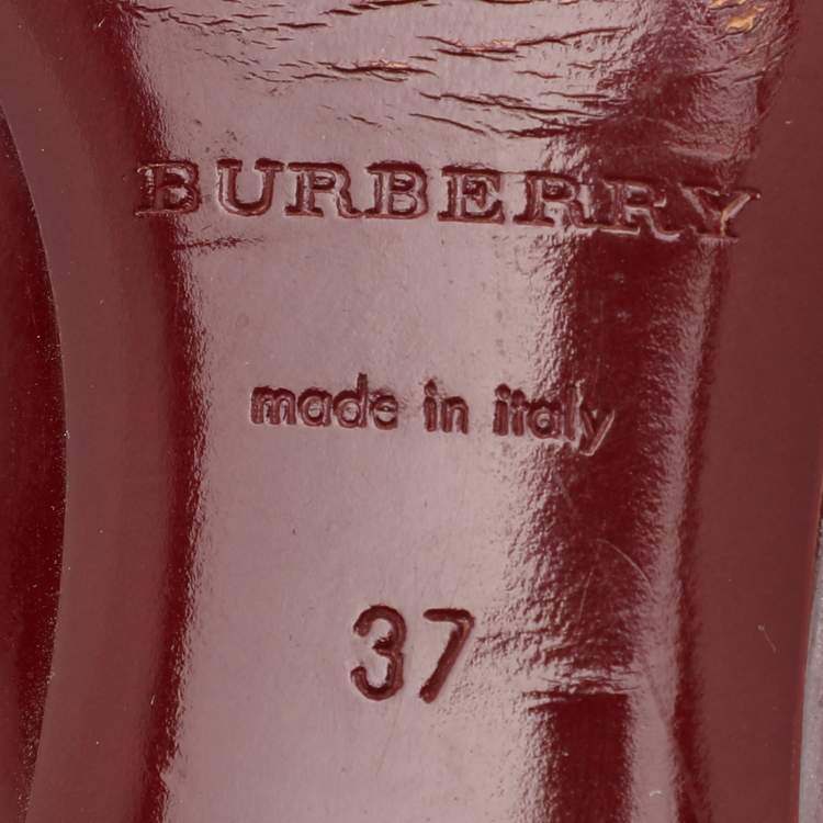 Pre Owned Burberry Burgundy Patent Leather and Coated Canvas Buckle Detail Pumps Size 37