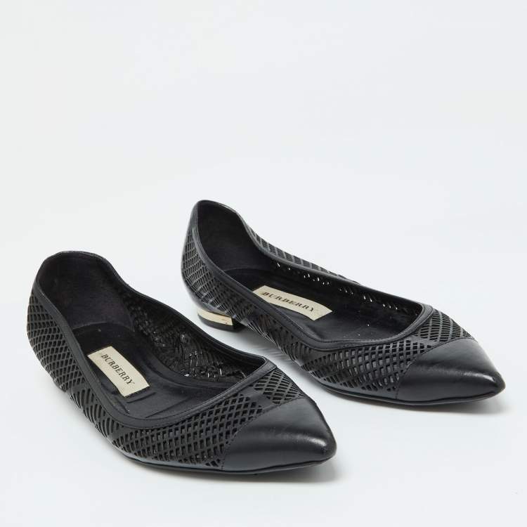 Pre Owned Burberry Black Laser Cut Leather Bradshaw Pointed Toe Flats Size 38