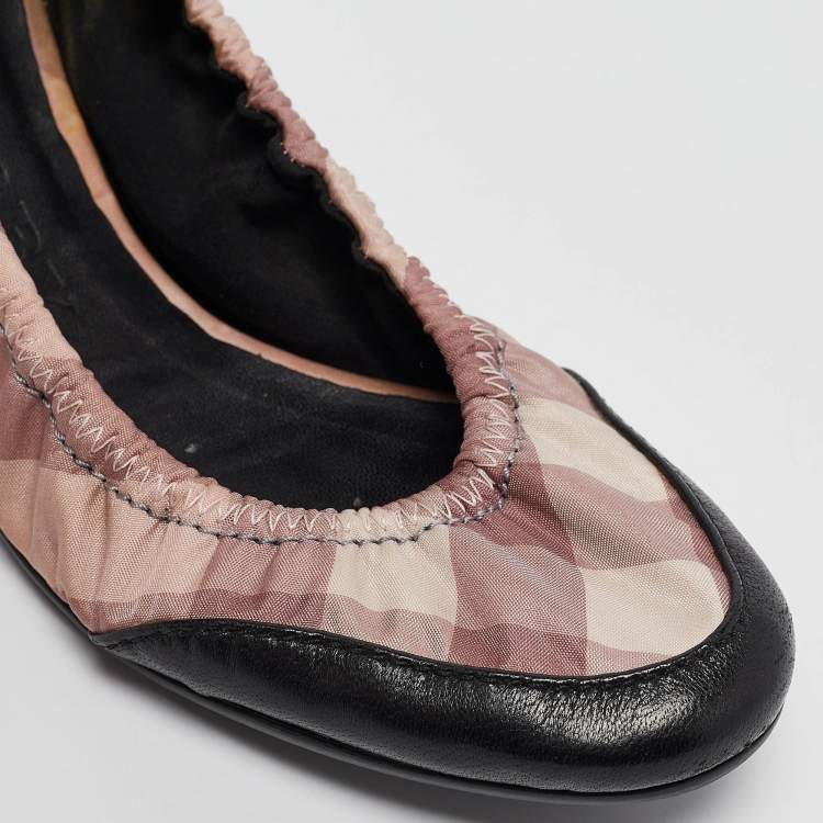 Pre Owned Burberry Pink/Black Check Fabric and Leather Scrunch Ballet Flats Size 36.5