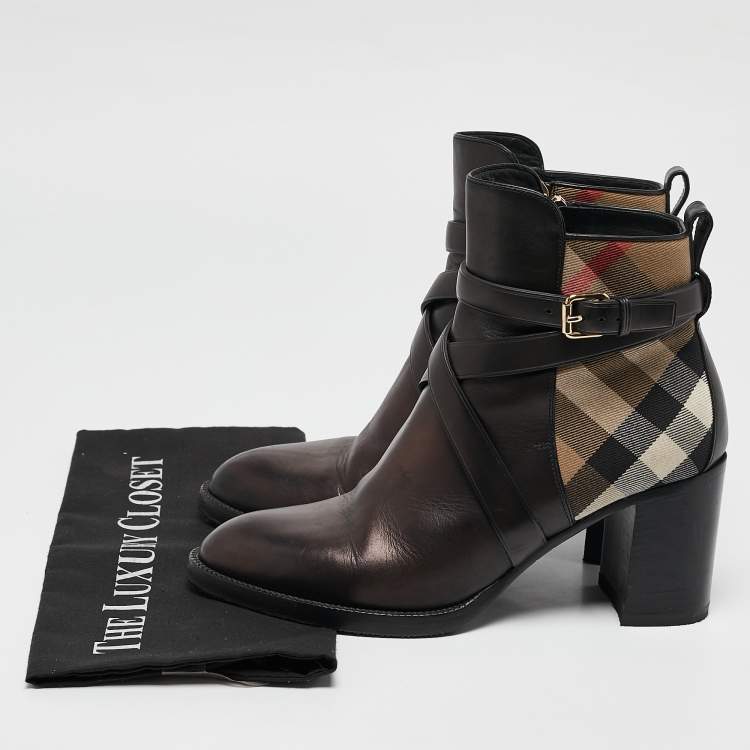 Pre Owned Burberry Black/Beige House Check Canvas and Leather Ankle Length Boots Size 39