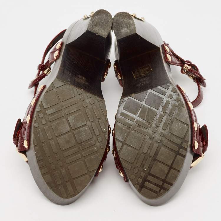 Pre Owned Burberry Burgundy Quilted Patent Leather Buckle Detail Platform Slingback Sandals Size 38