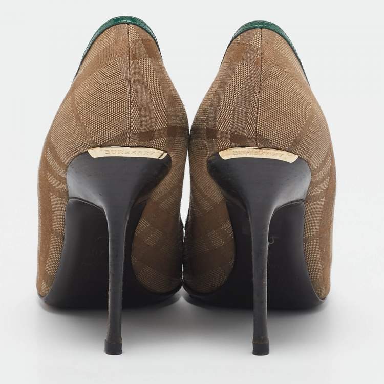 Pre Owned Burberry Brown/Green Patent Leather and Canvas Pumps Size 40