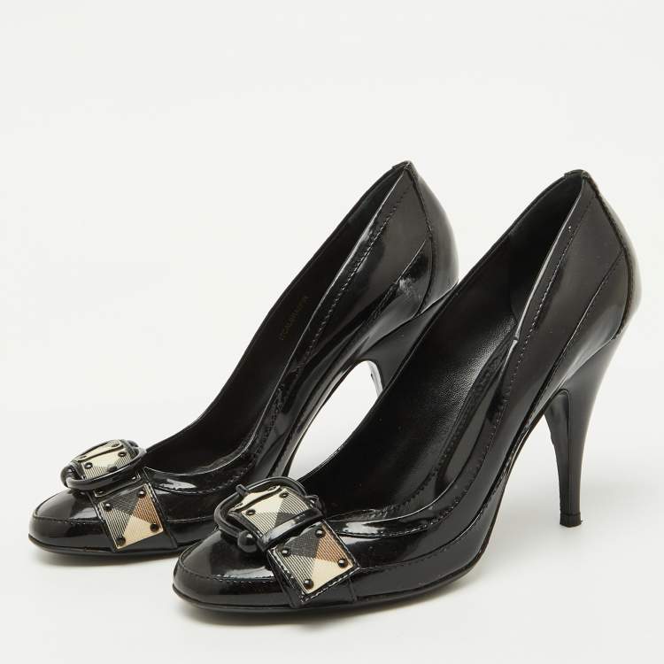 Pre Owned Burberry Black Patent Leather Buckle Detail Pumps Size 39