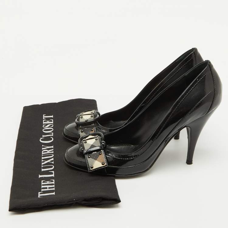 Pre Owned Burberry Black Patent Leather Buckle Detail Pumps Size 39