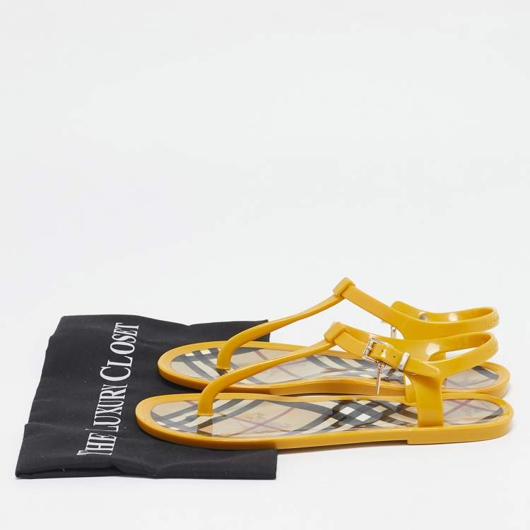 Pre Owned Burberry Yellow Jelly Thong Flat Slides Size 38