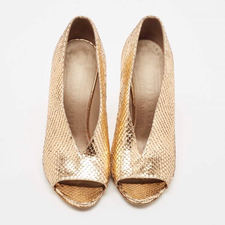 Pre Owned Burberry Metallic Gold Snakeskin Embossed Leather Peep Toe Pumps Size 36