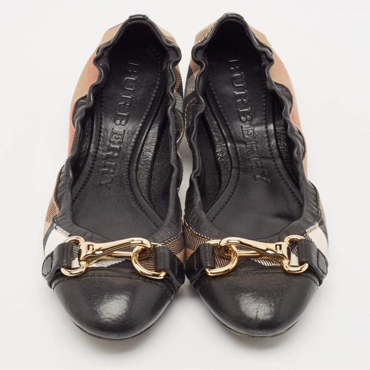 Pre Owned Burberry Black/Beige House Check Canvas and Leather Scrunch Buckle Ballet Flats Size 37.5