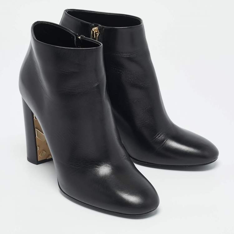 Pre Owned Burberry Black Leather Equestrian Kennard Ankle Length Boots Size 39.5