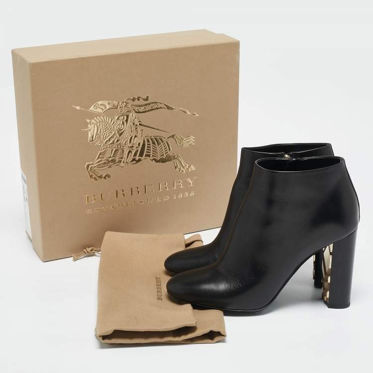 Pre Owned Burberry Black Leather Equestrian Kennard Ankle Length Boots Size 39.5