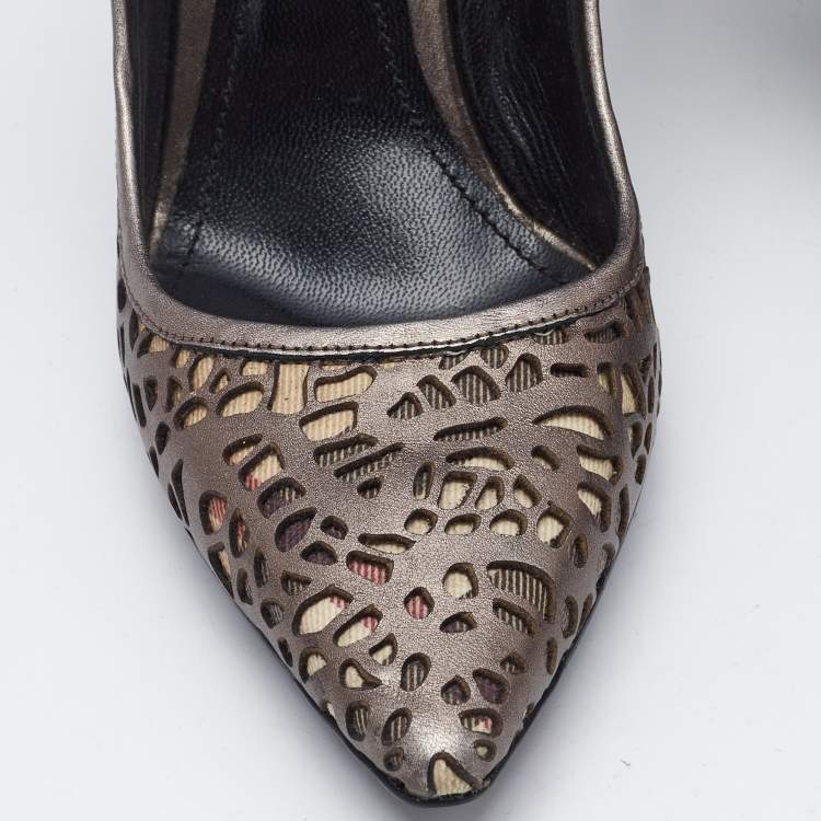 Pre Owned Burberry Metallic Grey Laser Cut Leather And Nova Check Pointed Toe Pumps Size 38