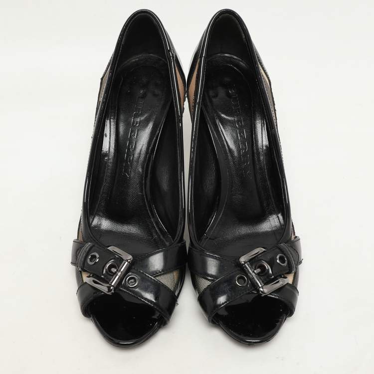 Pre Owned Burberry Black/Beige Patent Leather and Nova Check Coated Canvas Buckle Peep Toe Pumps Size 37
