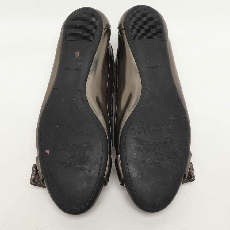 Pre Owned Burberry Metallic Leather and Nova Check Canvas Buckle Detail Ballet Flats Size 39
