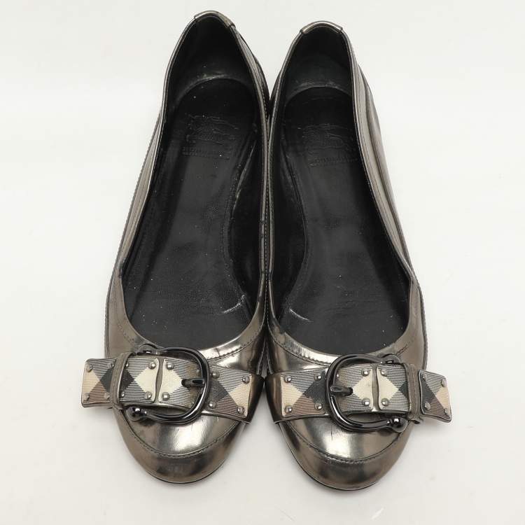 Pre Owned Burberry Metallic Leather and Nova Check Canvas Buckle Detail Ballet Flats Size 39