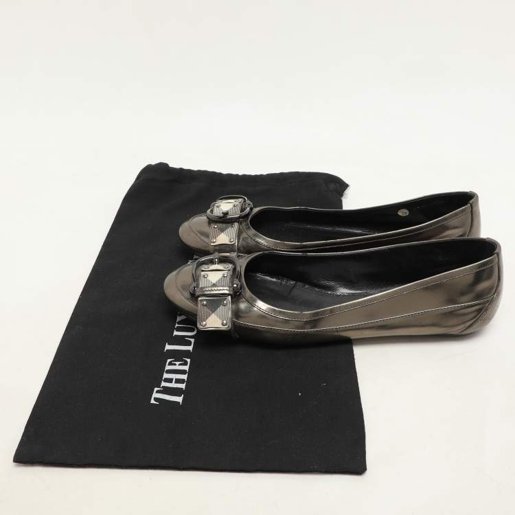 Pre Owned Burberry Metallic Leather and Nova Check Canvas Buckle Detail Ballet Flats Size 39