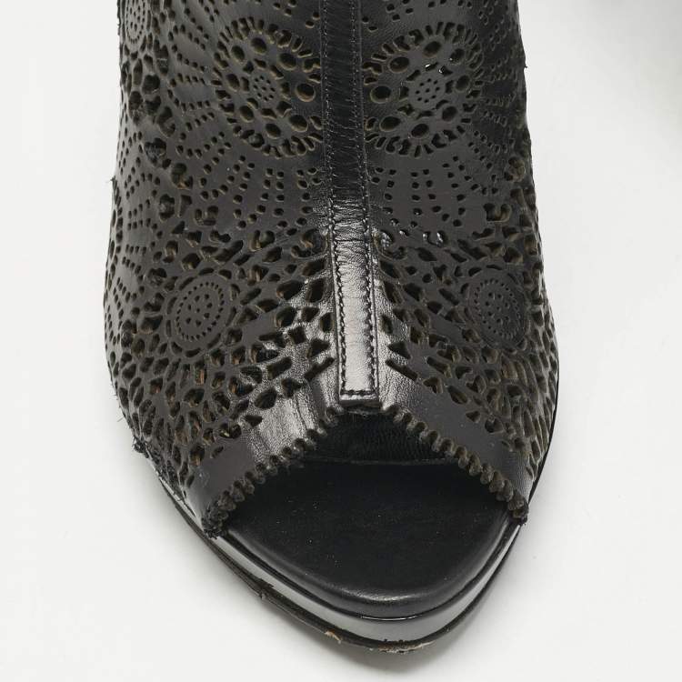 Pre Owned Burberry Black Laser Cut Leather Caythorpe Ankle Booties Size 39