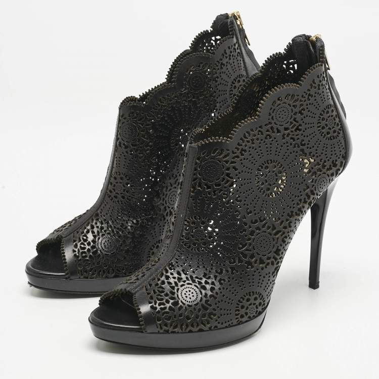 Pre Owned Burberry Black Laser Cut Leather Caythorpe Ankle Booties Size 39