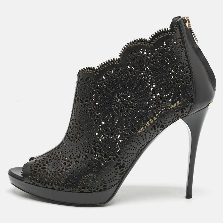 Pre Owned Burberry Black Laser Cut Leather Caythorpe Ankle Booties Size 39