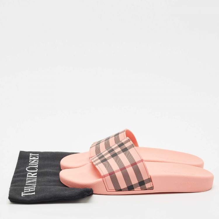 Pre Owned Burberry Black/Pink Check Rubber Pool Slides Size 40