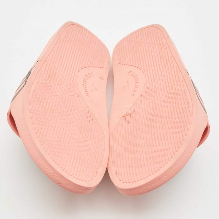 Pre Owned Burberry Black/Pink Check Rubber Pool Slides Size 40