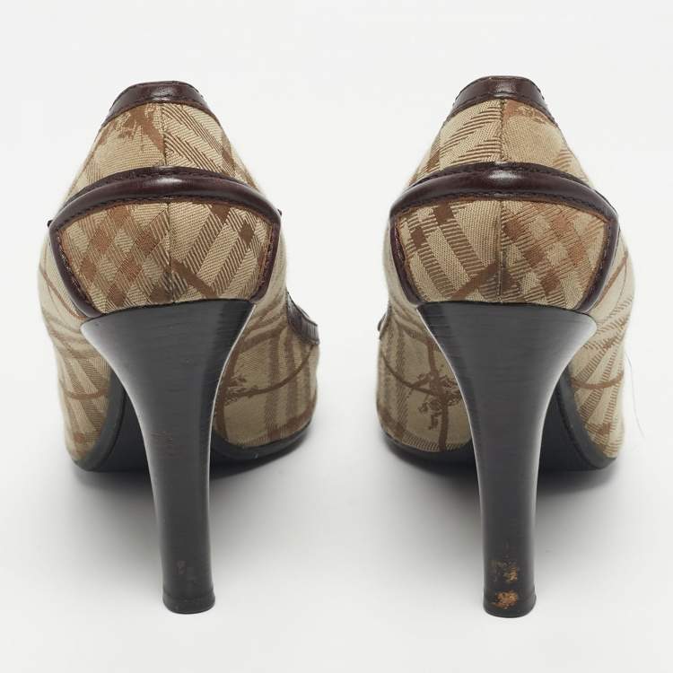 Pre Owned Burberry Beige/Brown Canvas and Leather Loafer Pumps Size 39.5