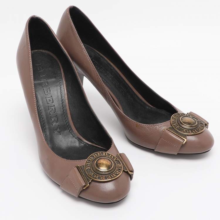 Pre Owned Burberry Etoupe Leather Pumps Size 38