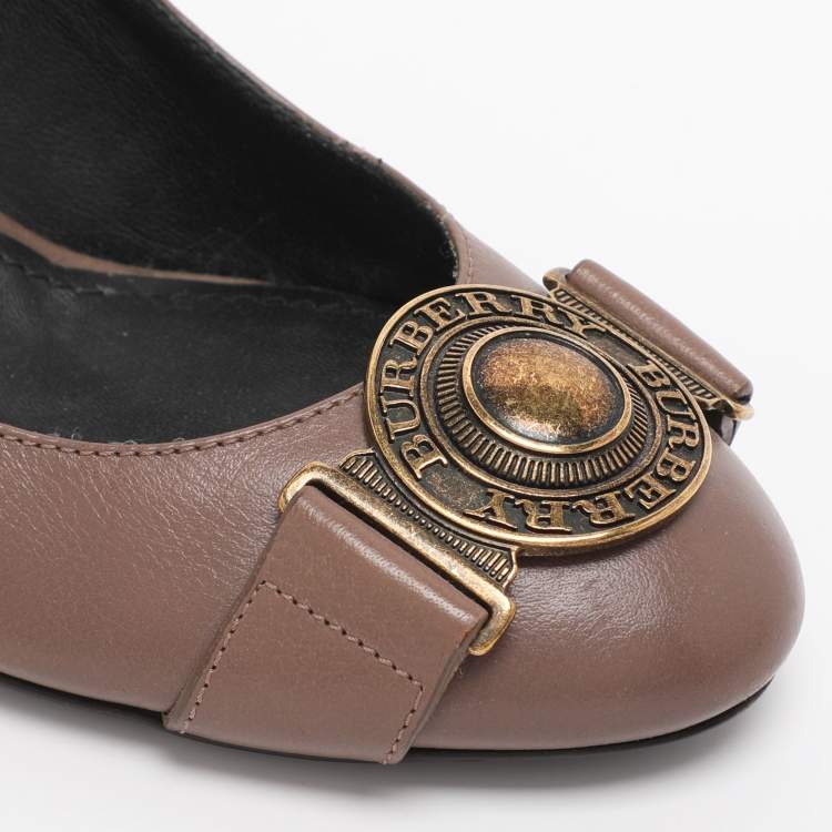 Pre Owned Burberry Etoupe Leather Pumps Size 38