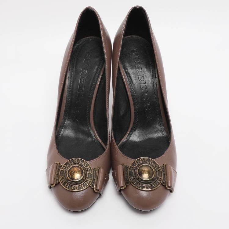 Pre Owned Burberry Etoupe Leather Pumps Size 38
