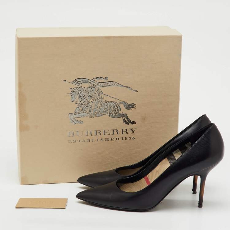 Pre Owned Burberry Black Leather Pointed Toe Pumps Size 40