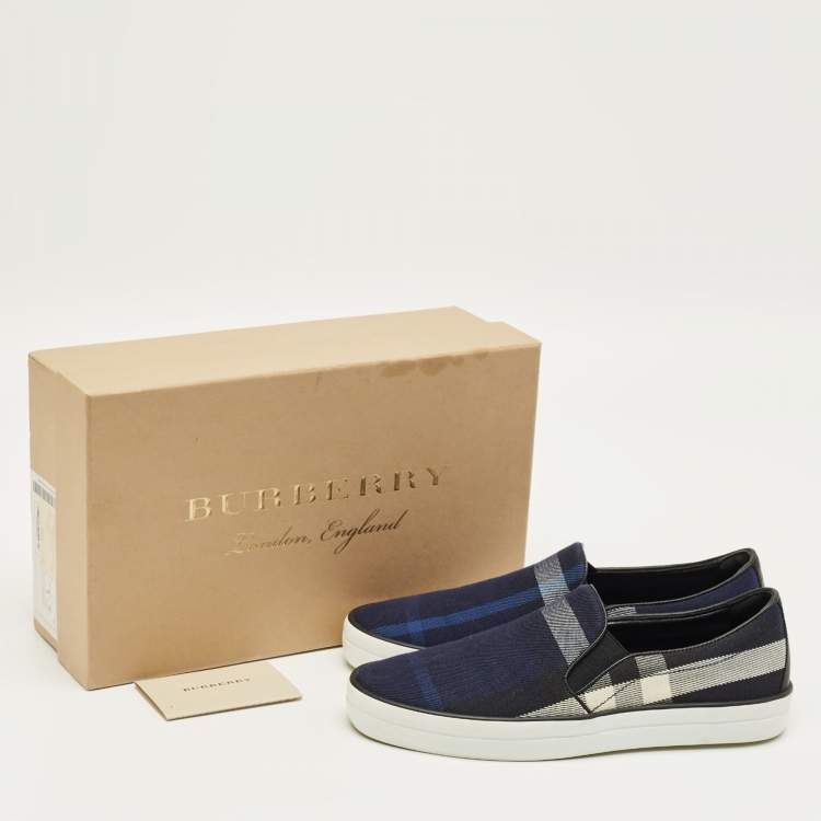 مملوكة مسبقًا Burberry Navy Blue/Black Gauden Check Canvas Slip On Sneakers Size 38.5