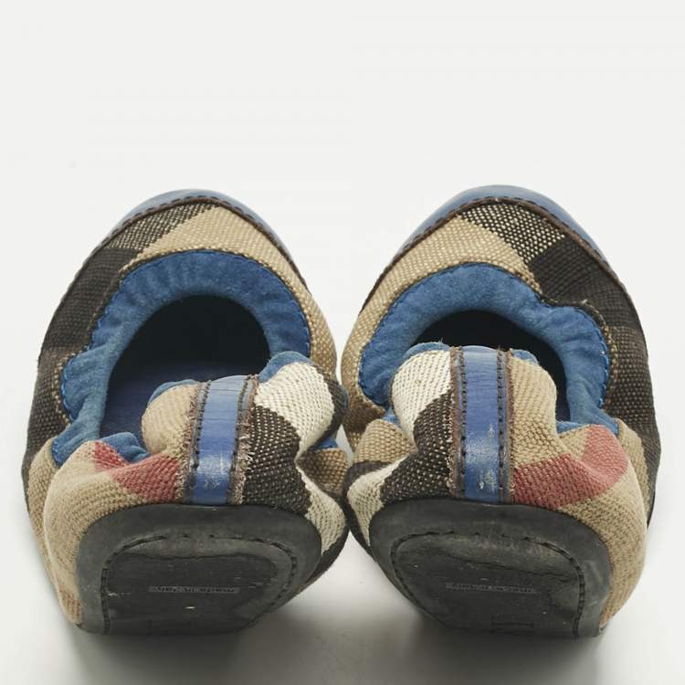Pre Owned Burberry Blue/Beige Check Canvas and Suede Scrunch Ballet Flats Size 37