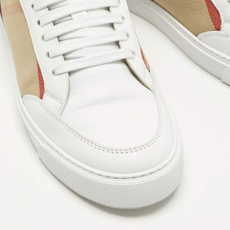 مملوكة مسبقًا Burberry White/Beige Leather and House Check Canvas Salmond Sneakers Size 40