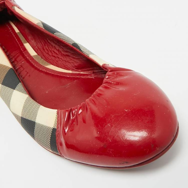 Pre Owned Burberry Red/Beige Patent Leather and Nova Check Canvas Scrunch Ballet Flats Size 38