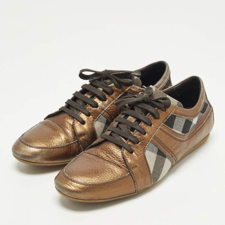 مملوكة مسبقًا Burberry novacheck Size 37 Metallic Bronze Canvas and Leather Lace Up Sneakers