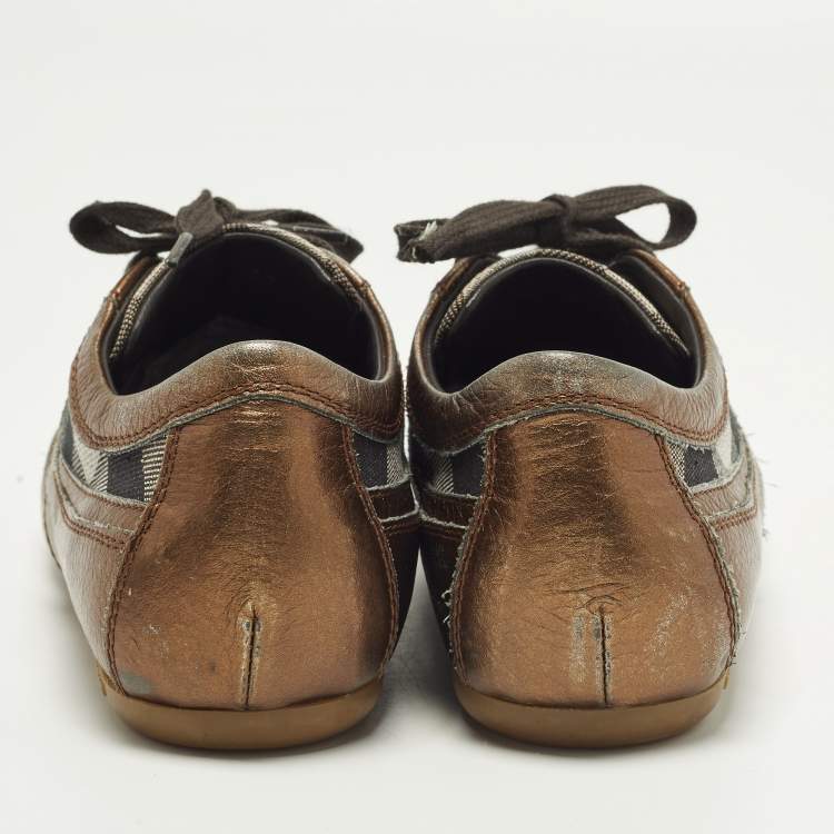 مملوكة مسبقًا Burberry novacheck Size 37 Metallic Bronze Canvas and Leather Lace Up Sneakers