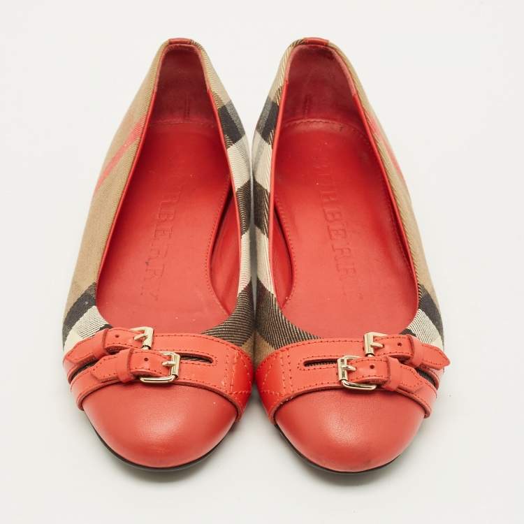 Pre Owned Burberry Size 35 Red/Beige Leather and Nova Check Canvas Buckle Detail Ballet Flats