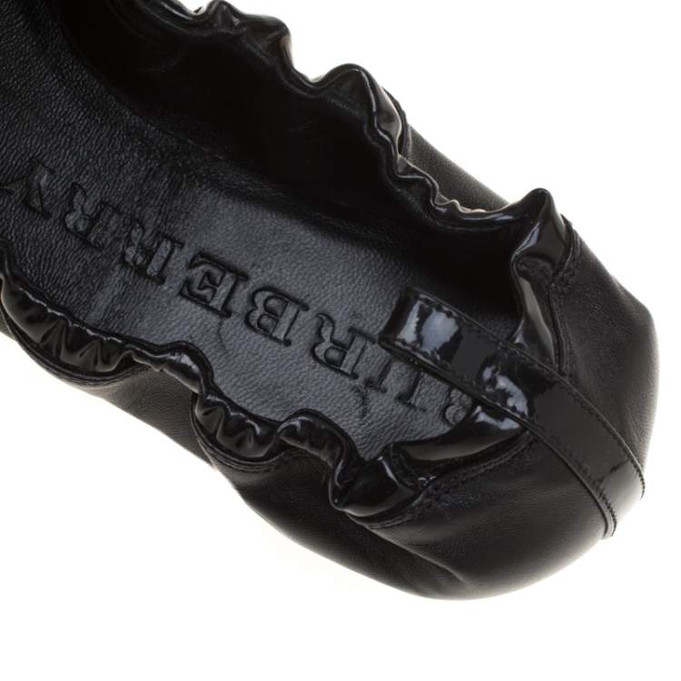 Pre Owned Burberry Black Leather Bearley Buckle Detail Scrunch Ballet Flats Size 38