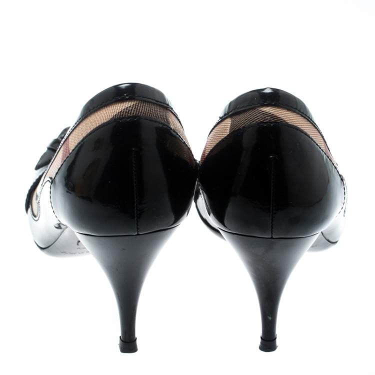 Pre Owned Burberry Black Patent Leather/ Nova Check Buckle Detail Pumps Size 35