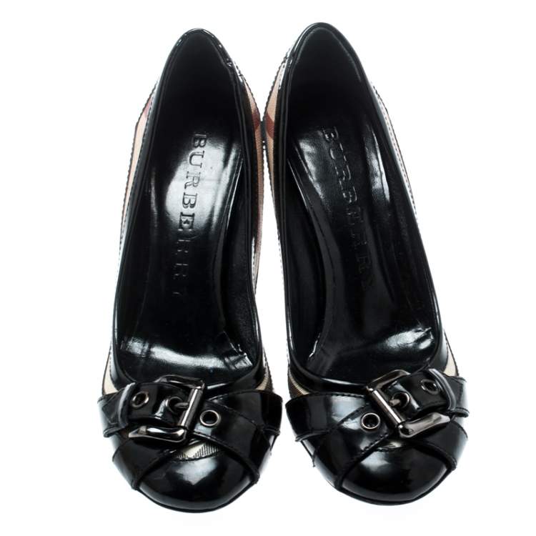 Pre Owned Burberry Black Patent Leather/ Nova Check Buckle Detail Pumps Size 35