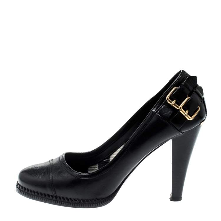 Pre Owned Burberry Black Leather Buckle Detail Pumps Size 38.5