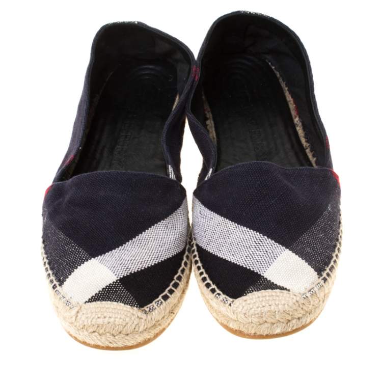 مملوكة مسبقًا Burberry Navy Blue Nova Check Canvas Espadrilles Size 41
